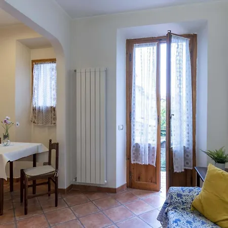 Italian Experience-vintage In Apartment *