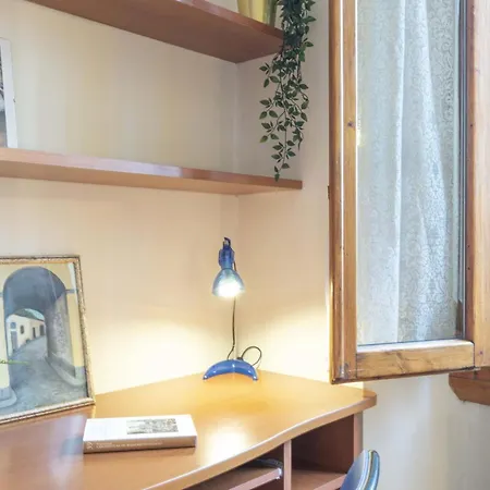 Italian Experience-vintage In Apartment