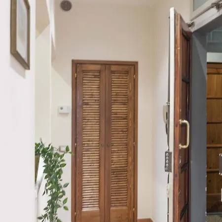 Italian Experience-vintage In Apartment *